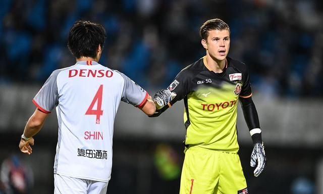 包含集结日法兰克福手感冰凉:法甲节点到来,更衣室稳定,阵容厚度经受考验的词条 包含集结日法兰克福手感冰凉:法甲节点到来,更衣室稳定,阵容厚度经受考验的词条